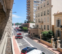 FOR SALE – SPACIOUS 2-BEDROOM APARTMENT UNDER RENO..