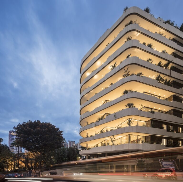 FOR RENT – CARRÉ D’OR – SUMPTUOUS 5-BEDROOM APARTM..