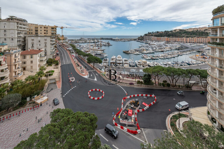 FOR SALE – MONACO HARBOUR – ENTIRE FLOOR OVERLOOKI..