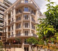 FOR RENT – CONDAMINE – COMMERCIAL PREMISES WITH PA..