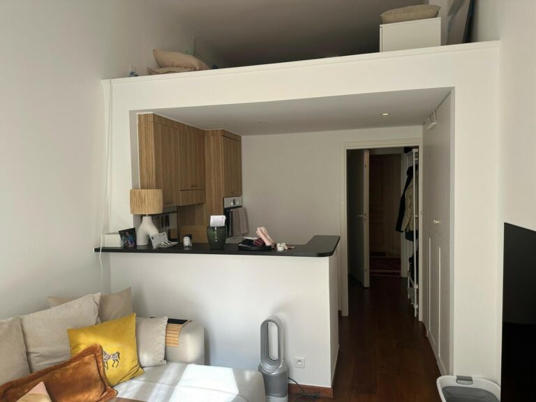 FOR SALE – CARRÉ D’OR – STUDIO WITH MEZZANINE – MI..