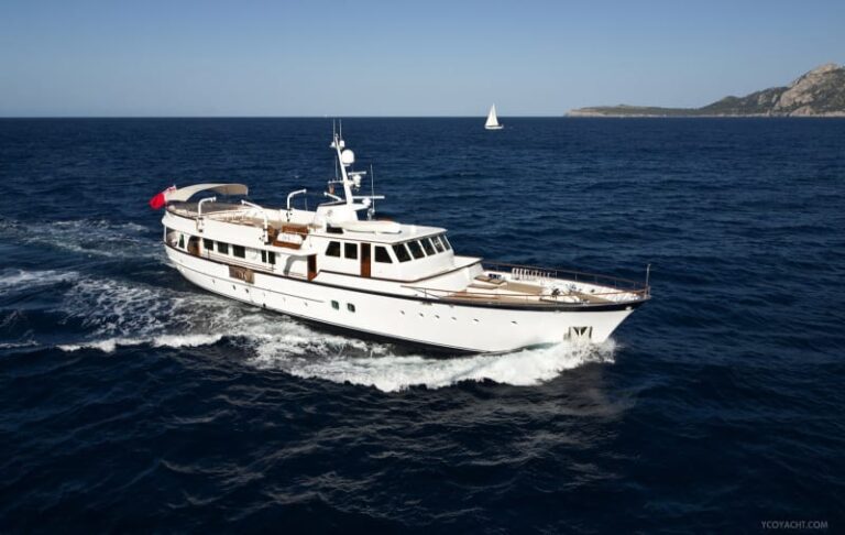 Yacht Charter – M/Y HEAVENLY DAZE
From €75,000/wee..
