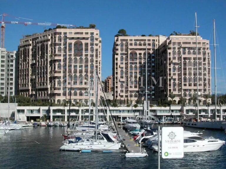 FOR RENT – FONTVIEILLE – 4-BEDROOM SEAFRONT APARTM..