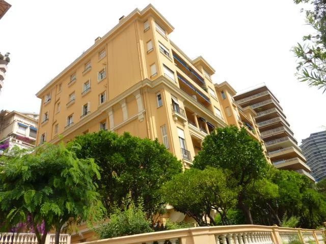 FOR SALE – CONDAMINE – 2-BEDROOM APARTMENT IN VILL..