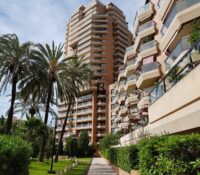 FOR SALE – LA ROUSSE – LARGE CLOSED GARAGE IN MONT..