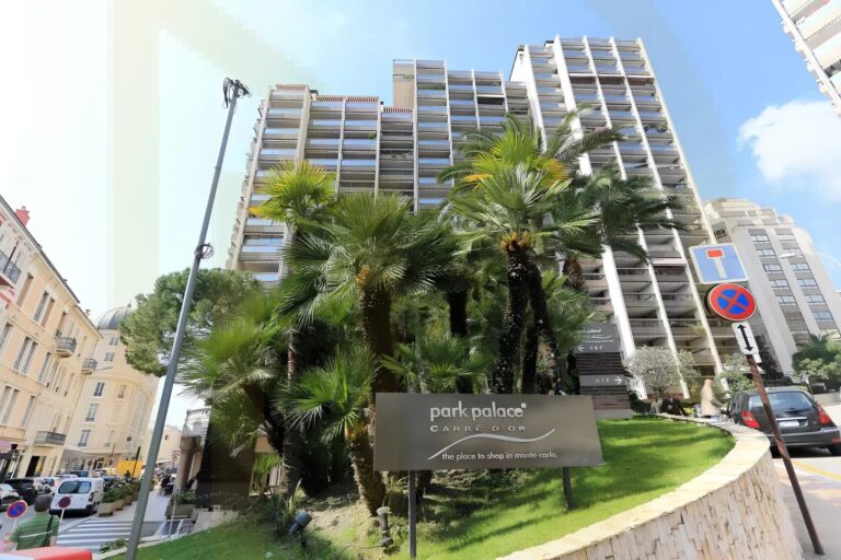 EXCLUSIVE : Mixed-Use Studio in the Carré d’Or