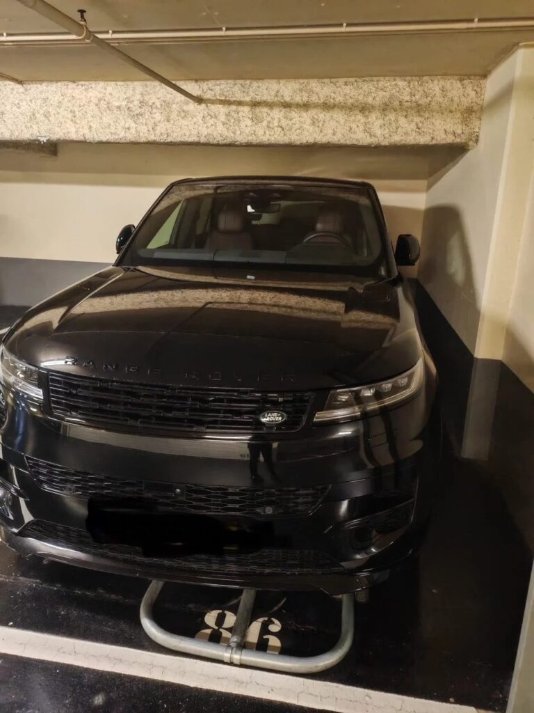 FOR SALE – CARRÉ D’OR – PARKING IN LE METROPOLE
Pr..