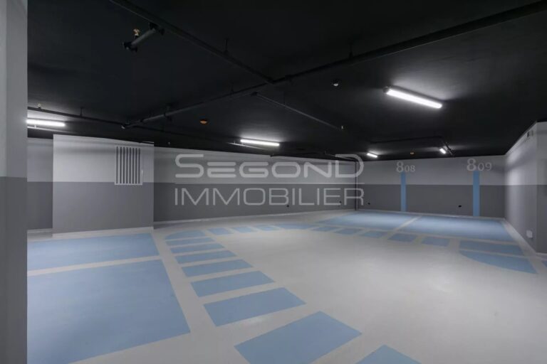 FOR SALE – MONEGHETTI – PARKING SPACE “VILLA NINET..