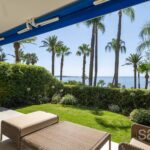 A splendid apartment, boasting sea views – Featured