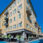 Live in the heart of Nice’s most vibrant neighbourhood: renovated three room apartment – Gallery 2