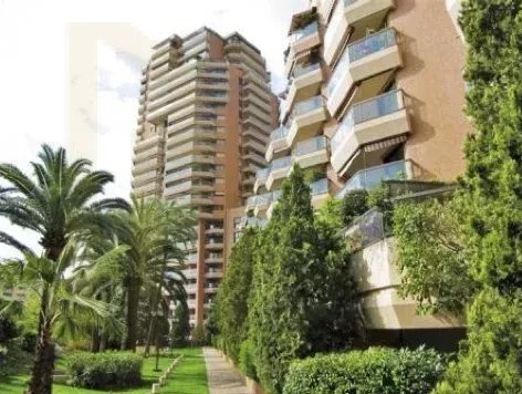 LARGE FURNISHED STUDIO IN MONTE-CARLO SUN