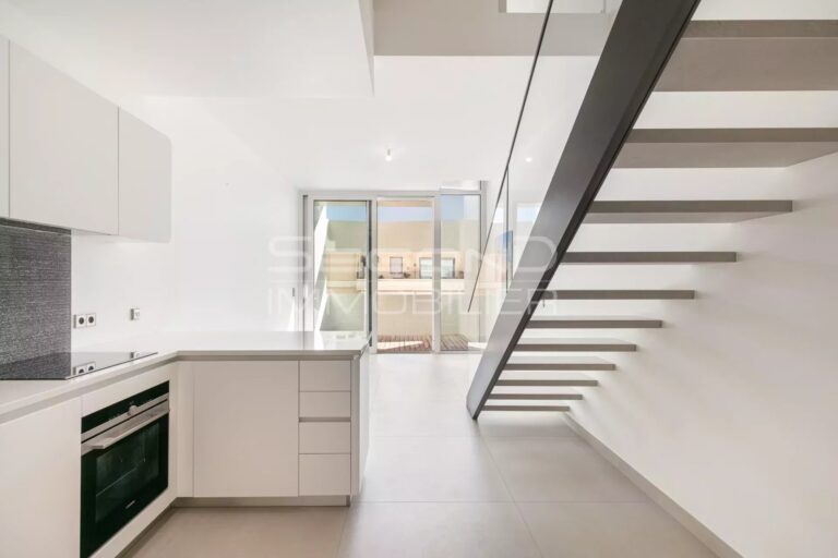 FOR SALE – LA CONDAMINE – LUXURY 1-BEDROOM DUPLEX ..