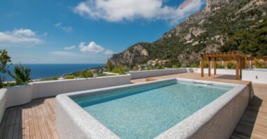 FOR SALE – JARDIN EXOTIQUE – 4-BEDROOM DUPLEX PENT..