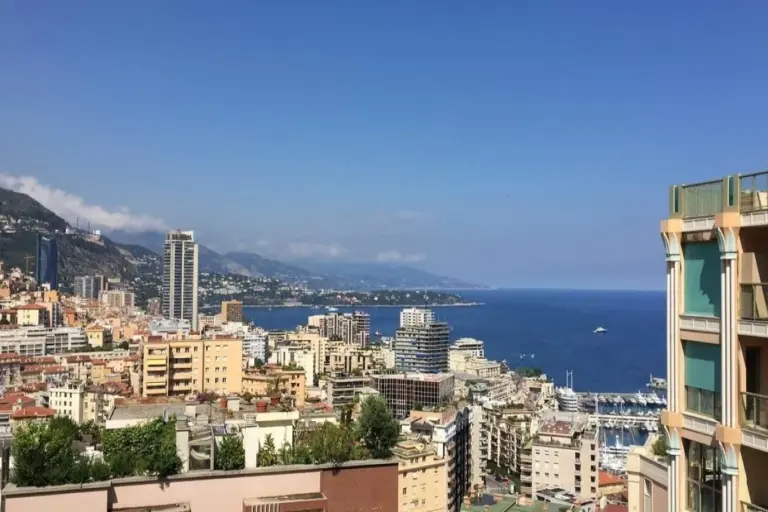 FOR SALE – EXOTIC GARDEN – 3-BEDROOM APARTMENT – L..
