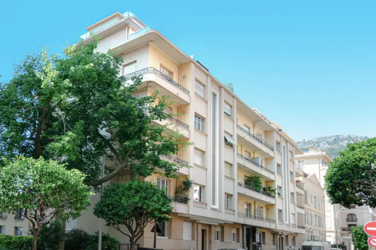 FOR RENT – MONACO – CARRÉ D’OR – 4-BEDROOM DUPLEX-..