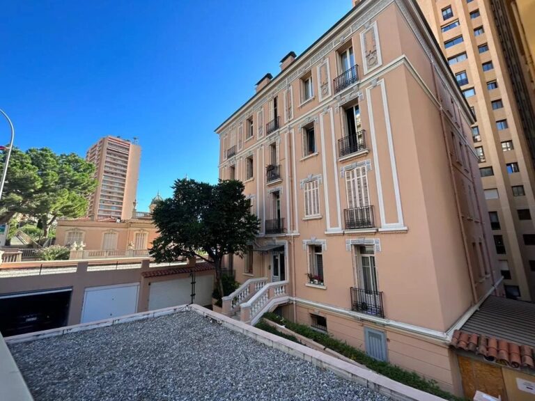 FOR SALE – LARVOTTO – RENOVATED 4-ROOM FAMILY APAR..