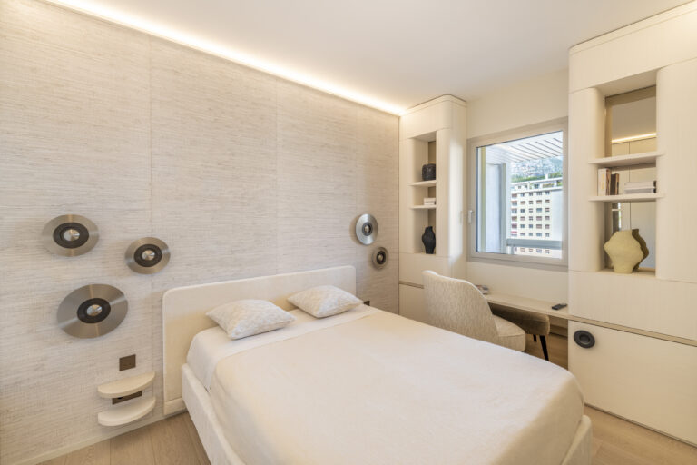 FOR SALE – MONTE-CARLO – FULLY RENOVATED 1-BEDROOM..