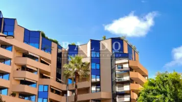 FOR SALE – CARRÉ D’OR – PRIME MIXED-USE PROPERTY
P..