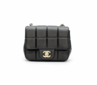 BAG BLACK CHANEL

Price: €4,900.00
Brand: Chanel
R..