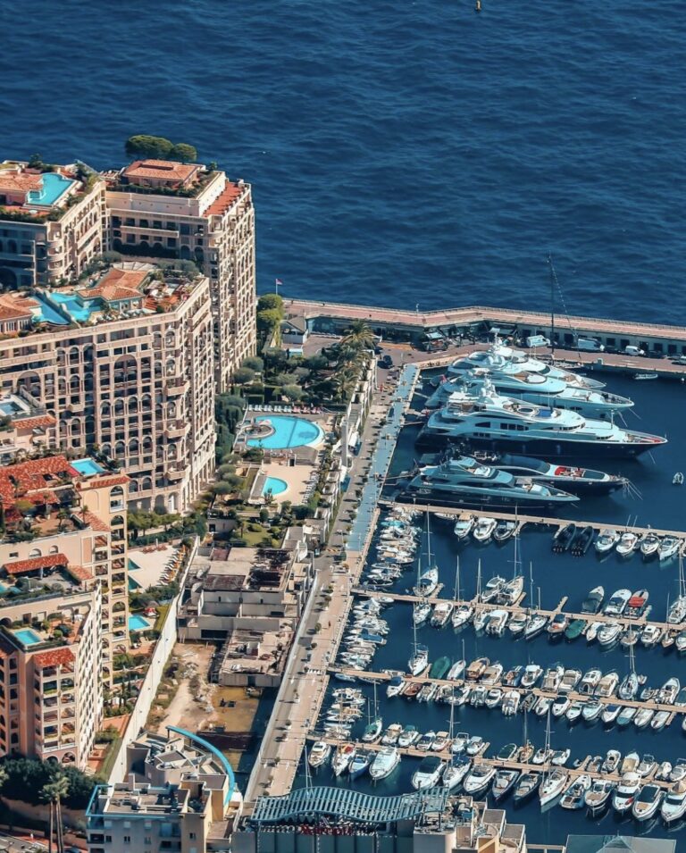 FOR SALE – FONTVIEILLE – 6-ROOM OFFICES – LE SEASI..