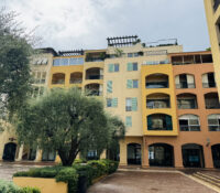FOR SALE – FONTVIEILLE – RENOVATED 2-ROOM APARTMEN..