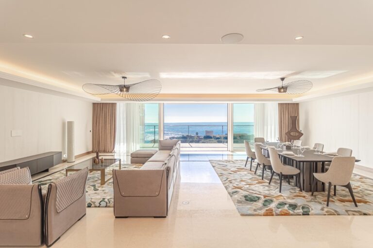 FOR RENT – LARVOTTO – 5-BEDROOM APARTMENT AT BAY H..