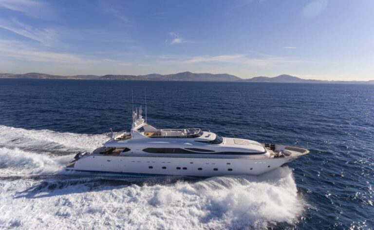 Yacht Charter – M/Y Anasa
The 35.0m Fipa-Maiora ya..