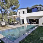 Architect-designed villa in absolute calm – Gallery 1