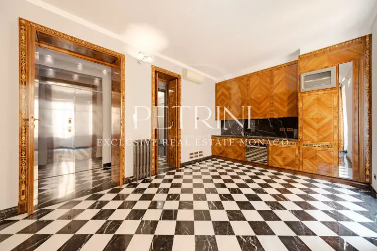FOR SALE – LA ROUSSE / SAINT ROMAN – 3-ROOM APARTM..