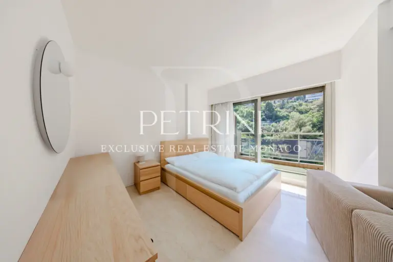 FOR SALE – BRIGHT STUDIO HIGH FLOOR – RESIDENCE L’..