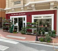 FOR SALE – LA ROUSSE – COMMERCIAL PREMISES ON BOUL..