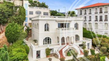 Belle Epoque property with breathtaking sea view