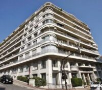 FOR SALE – MONTE CARLO – SPACIOUS 3-ROOM APARTMENT TO RENOVATE