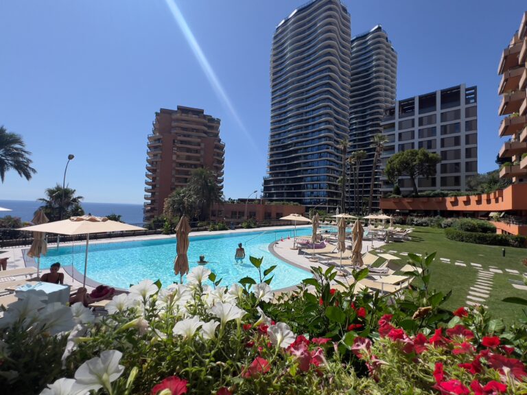 FOR SALE – LA ROUSSE – LOFT-STYLE 2-ROOM APARTMENT..
