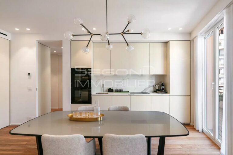 FOR SALE – MONTE-CARLO – RENOVATED & FURNISHED 2-B..
