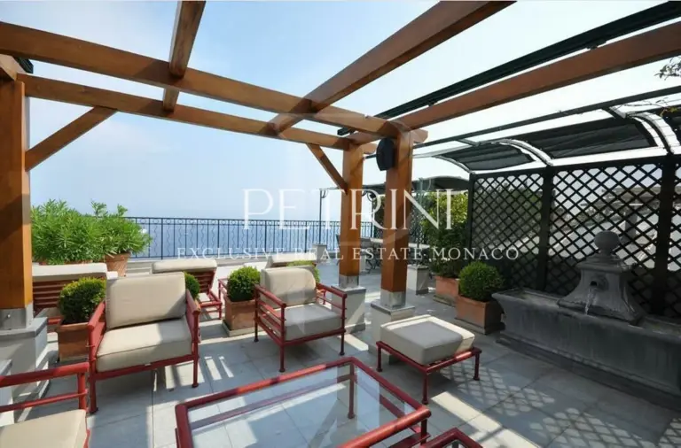 FOR SALE – SEA VIEW PENTHOUSE – VILLA SAN CARLO
Pr..