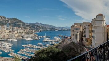FOR SALE – MONACO HARBOUR – SPACIOUS 7-ROOM TOWNHO..