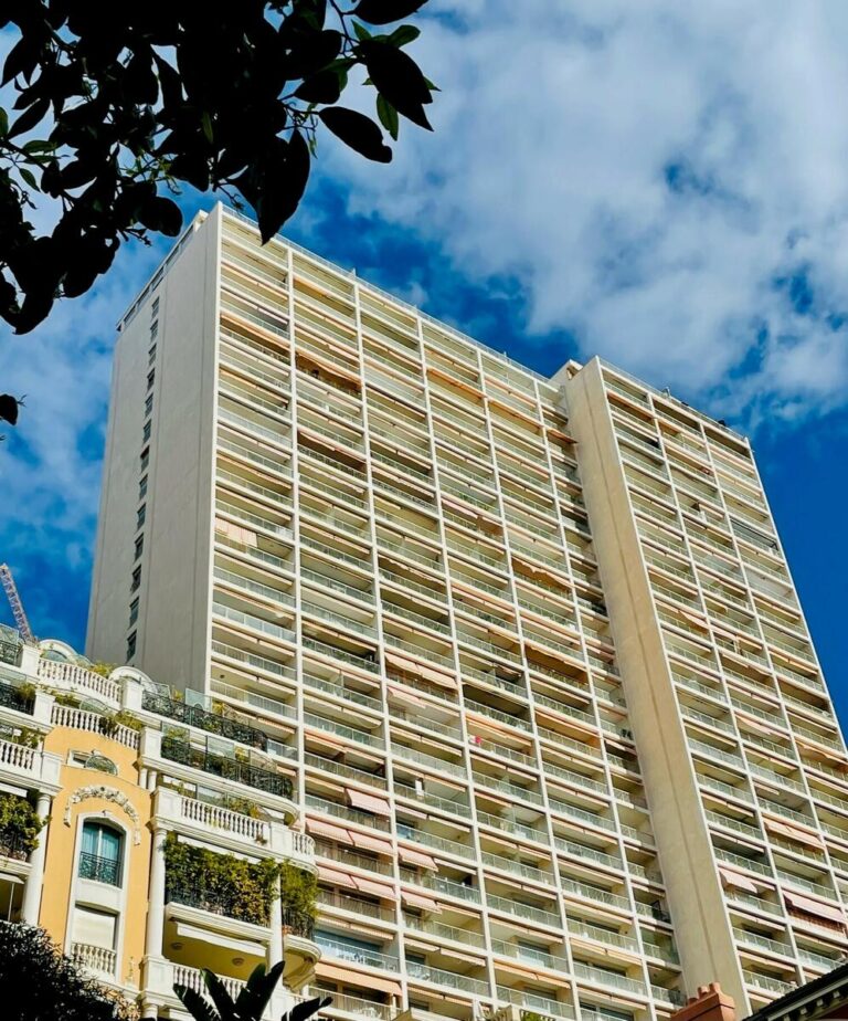 FOR RENT – LA ROUSSE – SAINT ROMAN – STUDIO
Price:..