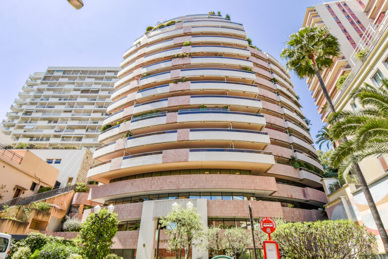 FOR SALE – JARDIN EXOTIQUE – 5-ROOM APARTMENT “PAT..