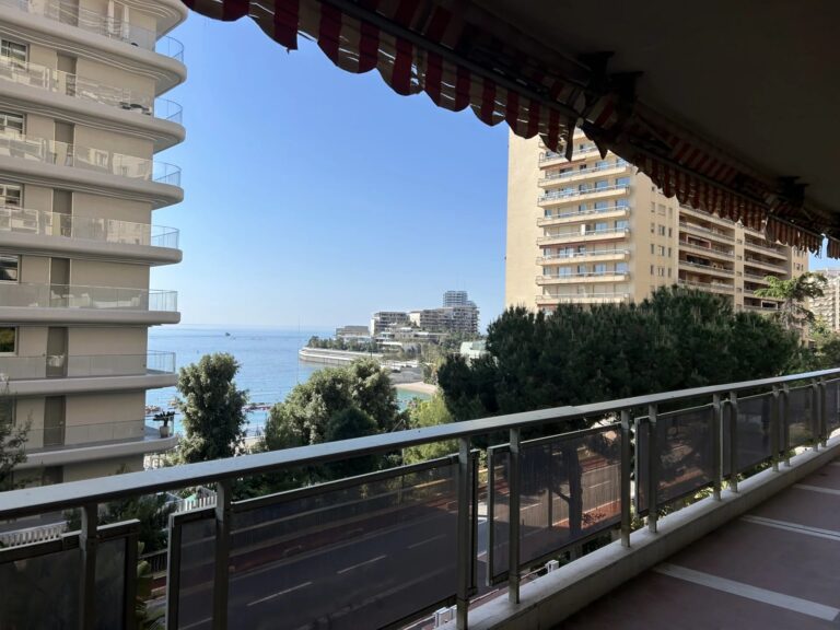 FOR SALE – LARVOTTO – 2-BEDROOM WITH TERRACE IN VA..