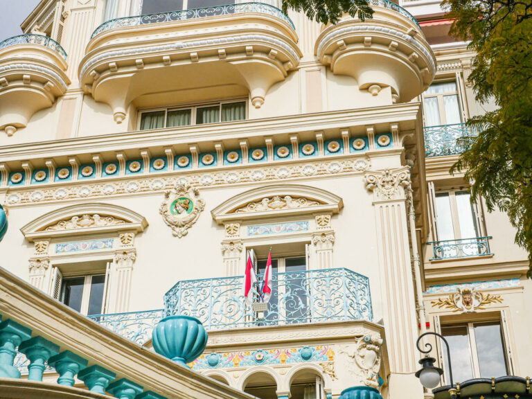 FOR SALE – LA ROUSSE – BELLE ÉPOQUE VILLA WITH SEA..