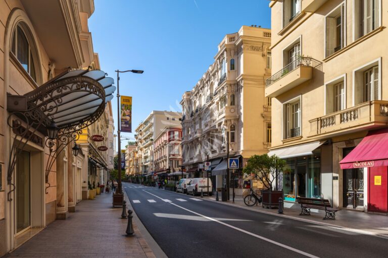 FOR SALE – MONTE CARLO – NEAR CASINO

Price: €4,35..