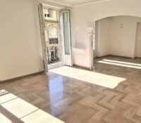 FOR SALE – CONDAMINE – 4-ROOM APARTMENT, BOURGEOIS..