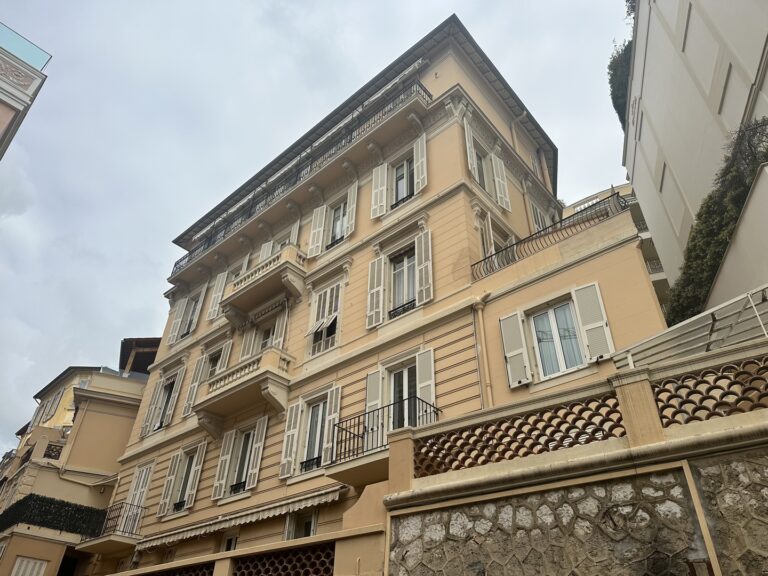 FOR SALE – MONTE-CARLO – RENOVATED 1-BEDROOM APART..
