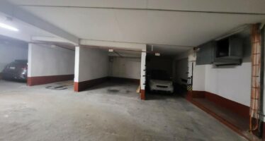 FOR RENT – LA ROUSSE / SAINT ROMAN – PARKING SPACE..