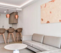FOR SALE – 2-ROOM APARTMENT WITH TERRACE & PARKING..