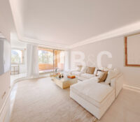 TASTEFULLY RENOVATED 3-BEDROOM APARTMENT