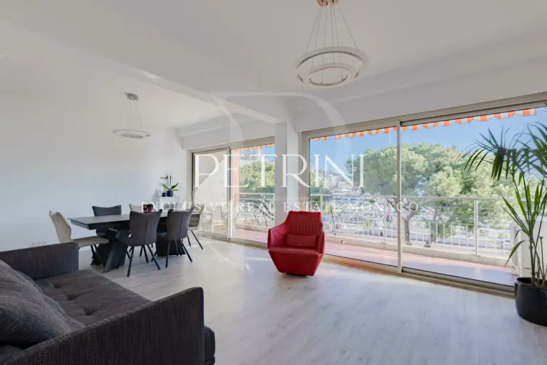 FOR SALE – 3 ROOMS – ALBATROS
Price: €6,950,000
Di..