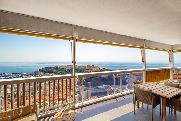 FOR SALE – GRANADA – 2 BEDROOM PENTHOUSE WITH PANO..