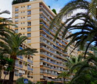 FOR RENT – LARVOTTO – 1-BEDROOM APARTMENT WITH SEA..
